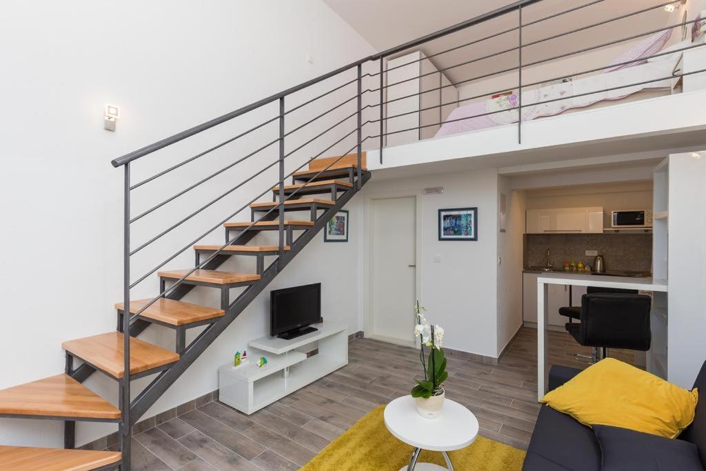 Apartment Pomet Delux